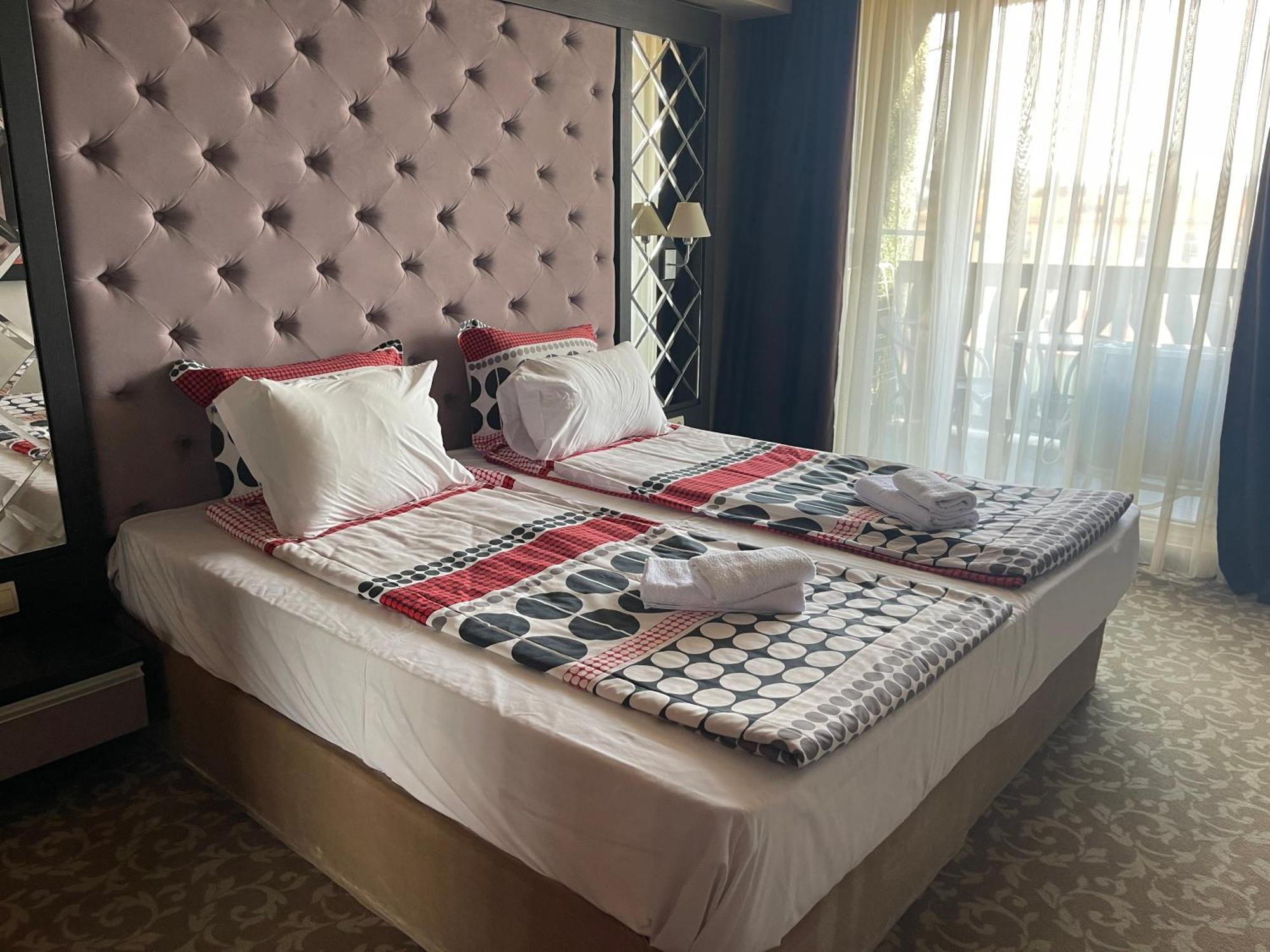 мия 2 Deluxe Royal Apartment